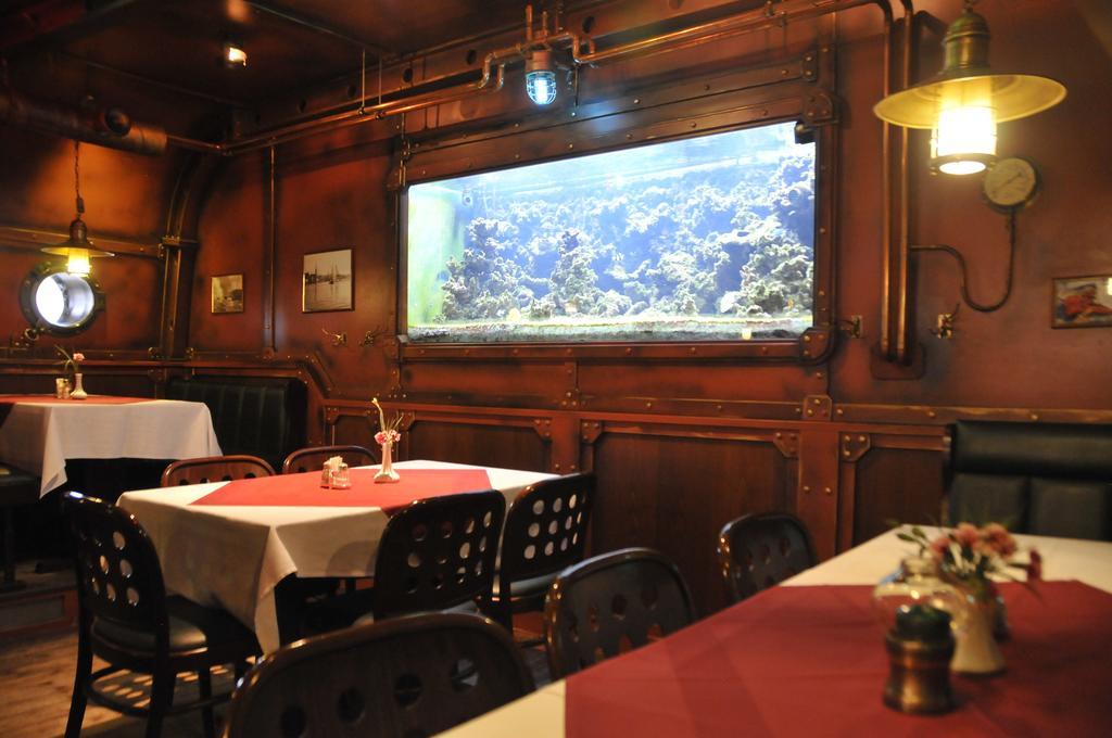 U-Nautic Restaurant & Pension Waren  Dış mekan fotoğraf